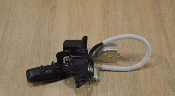 Renault Laguna III Seat back rest lock catch 883910001R