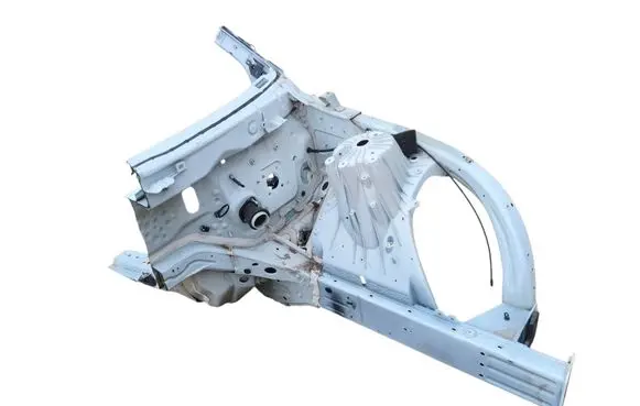 Ford Explorer VI Front quarter panel 