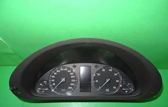 Mercedes-Benz C W203 Speedometer (instrument cluster) 2035400348