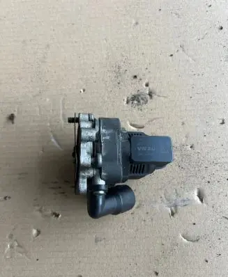 Volkswagen Golf VII EGR valve 06K131097L 70151066