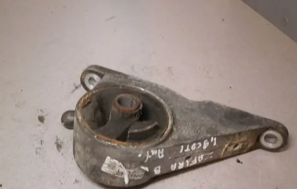 Opel Zafira B Engine mount bracket 24459755JR 24459755