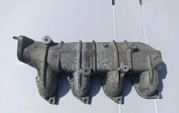 Peugeot 206 Intake manifold 9635616310