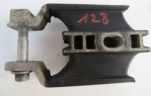 Volvo S90, V90 Engine mount bracket 31330594 532E37