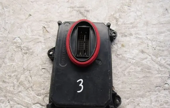 Volkswagen Touran II Light module LCM 1T0941329B 130732933602 503950440603