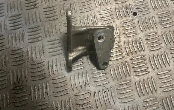 Opel Frontera B Front door upper hinge