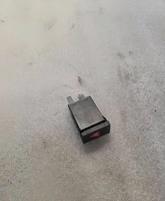 Volkswagen PASSAT B5.5 Hazard light switch