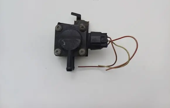 Toyota Avensis T250 Exhaust gas pressure sensor 8948020030