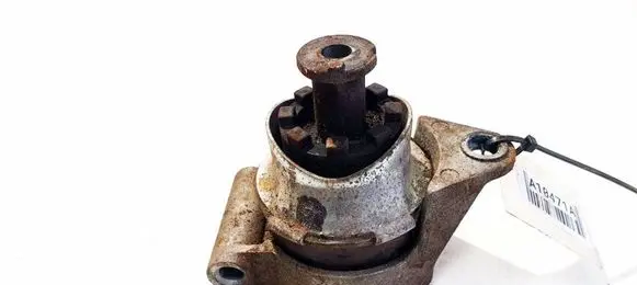 Opel Zafira B Engine mount bracket 