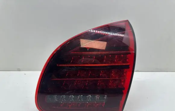 Porsche Cayenne (92A) Tailgate rear/tail lights 7P5945094R