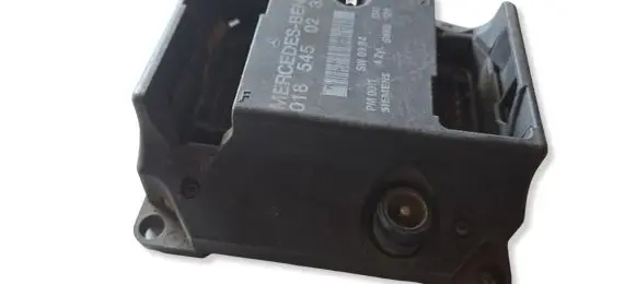 Mercedes-Benz E W210 Engine control unit/module 0185450232