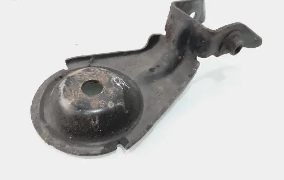 Radiator mount bracket