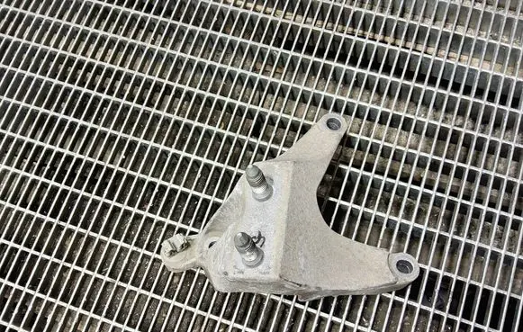 Dacia Sandero Gearbox mounting bracket 112531966R