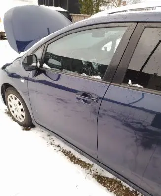 Toyota Verso Front door