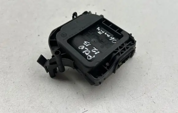 Volkswagen Polo IV 9N3 Air flap motor/actuator 0132801357