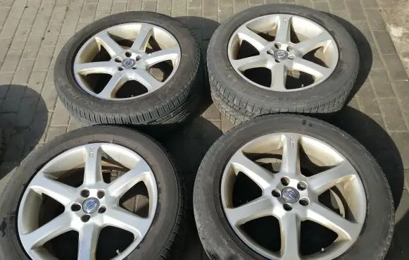 Volvo XC90 R19 alloy rim 30672907