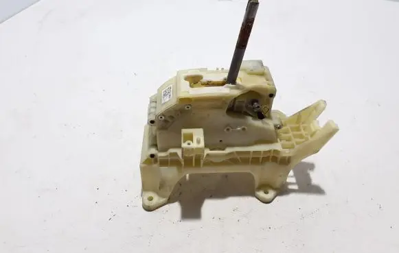 KIA Xceed Gear shifter/selector 46700M6210
