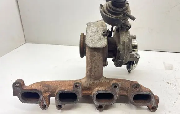 Volkswagen PASSAT B6 Turbo 03L253016T 010124482