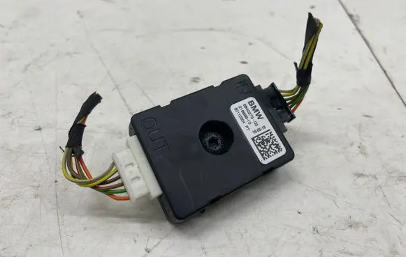 BMW X4M F98 Aerial antenna amplifier 6840273