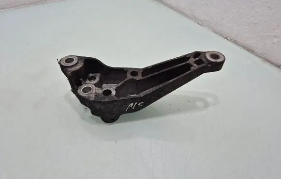 Opel Astra J Gearbox mounting bracket 13248569