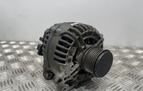 Skoda Octavia Mk2 (1Z) Generator/alternator 00MA45300 06F903023D