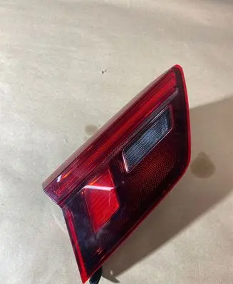 Tailgate rear/tail lights