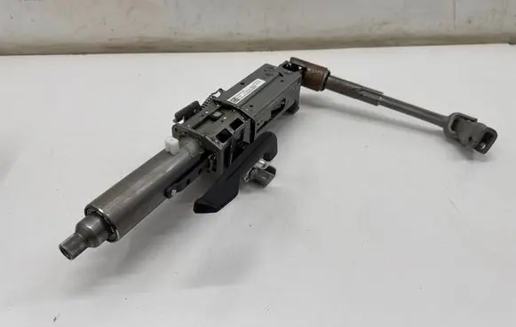 BMW 2 Active Tourer U06 Steering wheel axle set 689119805 6891205
