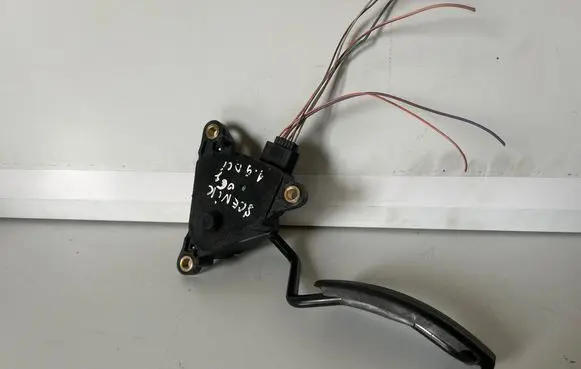 Renault Scenic II - Grand scenic II Accelerator throttle pedal 8200159647 2424C