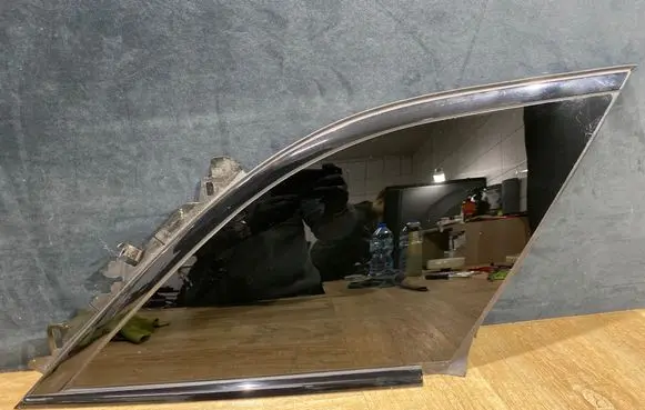 Land Rover Range Rover Velar Rear side window J8A229600BE M010072
