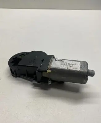Jaguar XJ X350 Seat adjustment motor 2A420167B 199808102 10662962
