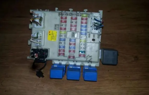 Nissan Almera N16 Fuse box set 243505m310