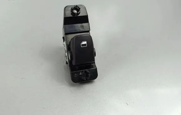 Hyundai Kona I Electric window control switch 3K552B1200