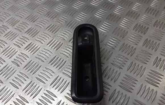 Renault Modus Quarter vent window switch 8200356517