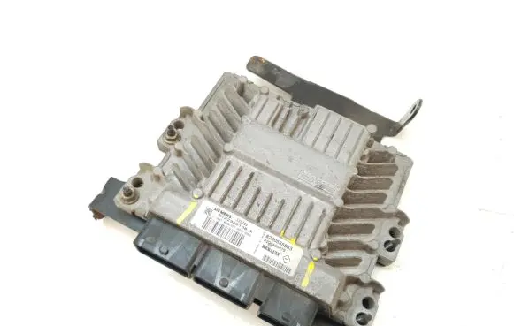 Renault Megane II Engine control unit/module 8200565863