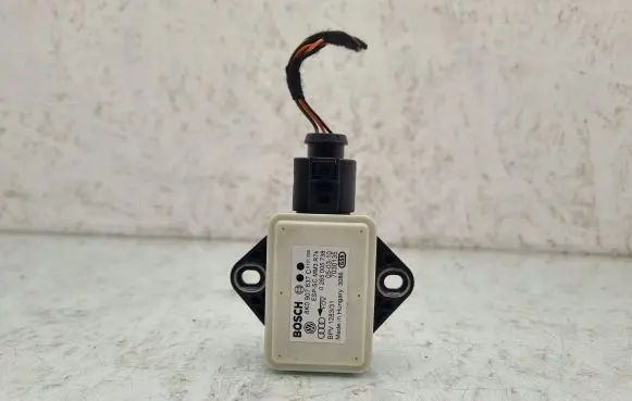 Audi A4 S4 B8 8K ESP acceleration yaw rate sensor 8K0907637C