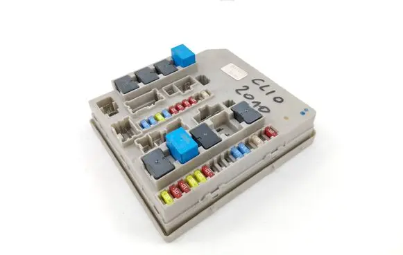 Renault Clio III Fuse module 902663A