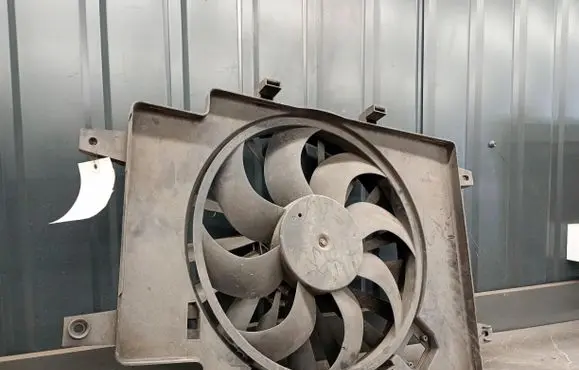 Alfa Romeo 147 Radiator cooling fan shroud 8240310