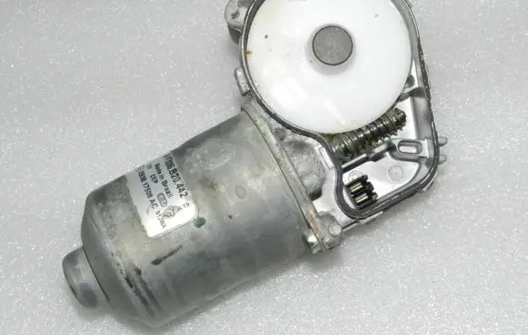 Honda CR-V Wiper motor EB3B17504AC 2198829
