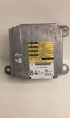 Toyota Avensis T250 Airbag control unit/module 8917005120