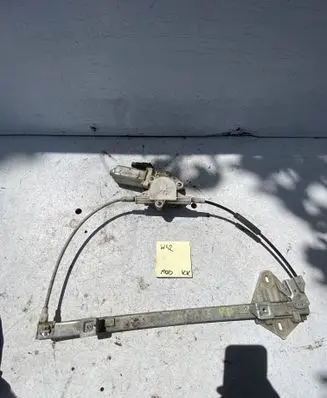 Renault Megane I Front door window regulator with motor 