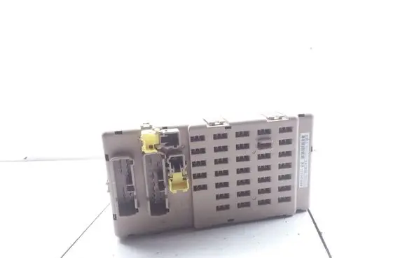 Subaru Legacy Fuse module 82201AG010