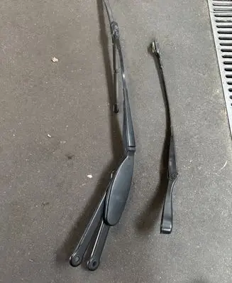 Mercedes-Benz GLC X253 C253 Front wiper blade arm A2538206900