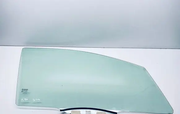 Suzuki SX4 S-Cross Front door window glass four-door 8450161M01