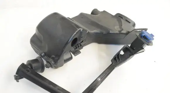 Mercedes-Benz GLC X253 C253 Windshield washer fluid reservoir/tank A2058600160 A2138600164