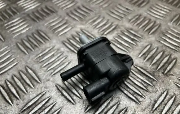 Toyota Prius (XW30) Turbo solenoid valve 9091012276