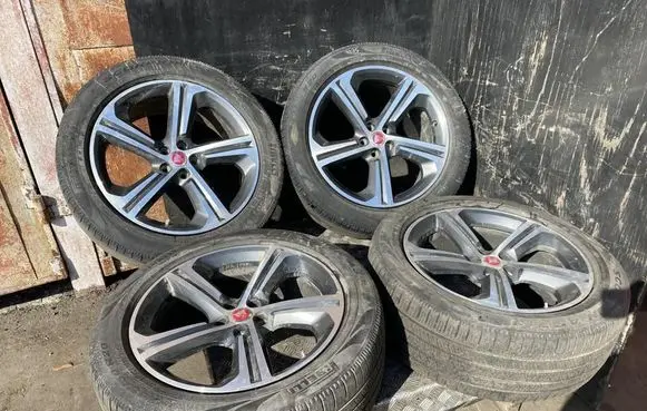 Jaguar F-Pace R20 alloy rim HK8M1007JB
