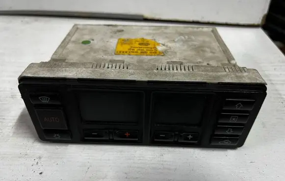 Audi A4 S4 B5 8D Climate control unit 8D0820043H 5HB00650011