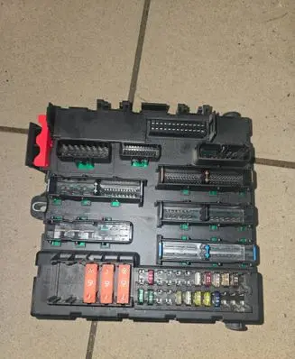 Opel Signum Fuse module 13112914 00067197 59049027