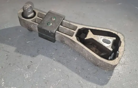 Volvo S90, V90 Engine mount bracket 31480664