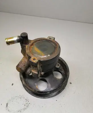 Opel Astra F Power steering pump 90409232