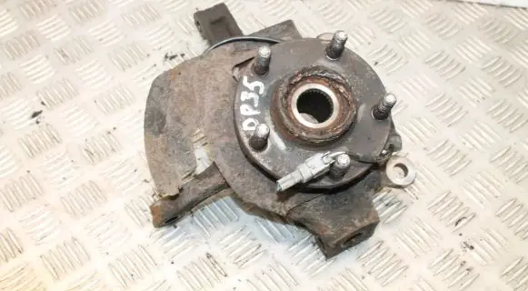 Nissan X-Trail T31 Front wheel hub